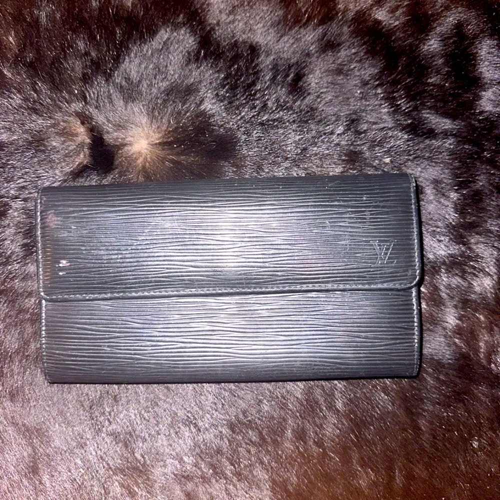 Louis Vuitton Black Epi Sarah Long Wallet